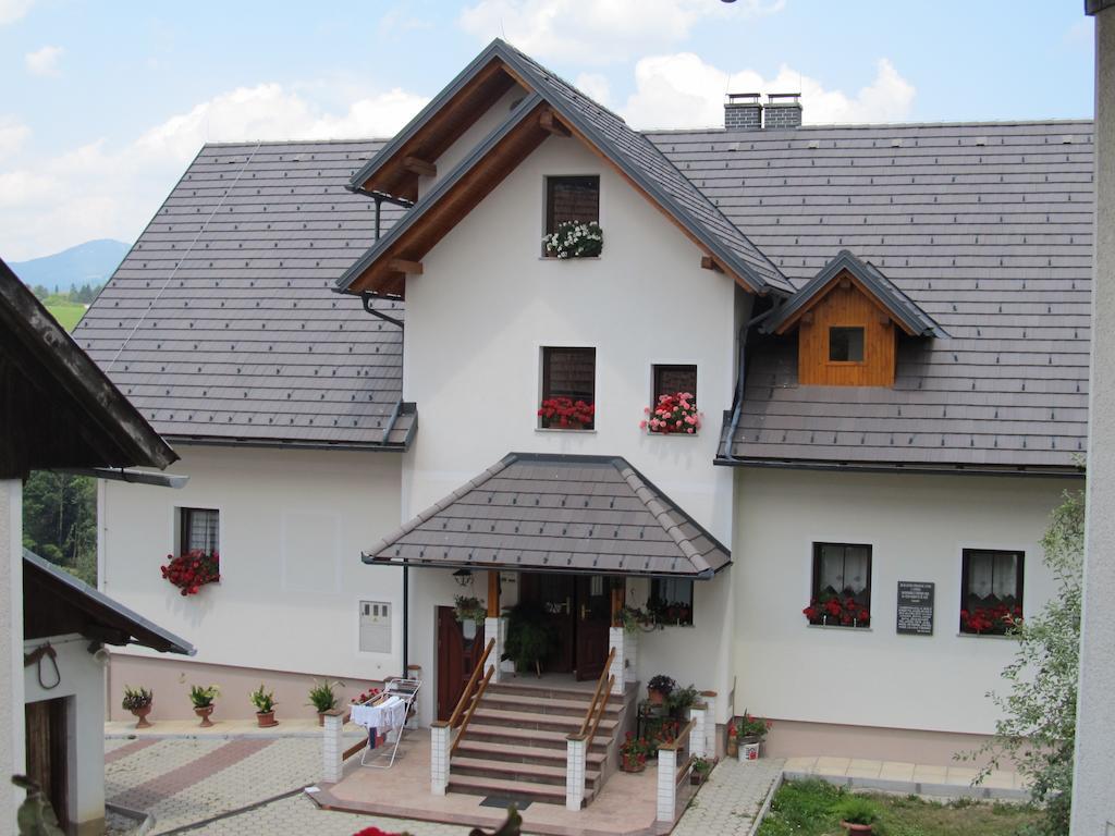 Tourist Farm Ljubica Vila Poljane nad Škofjo Loko Exterior foto